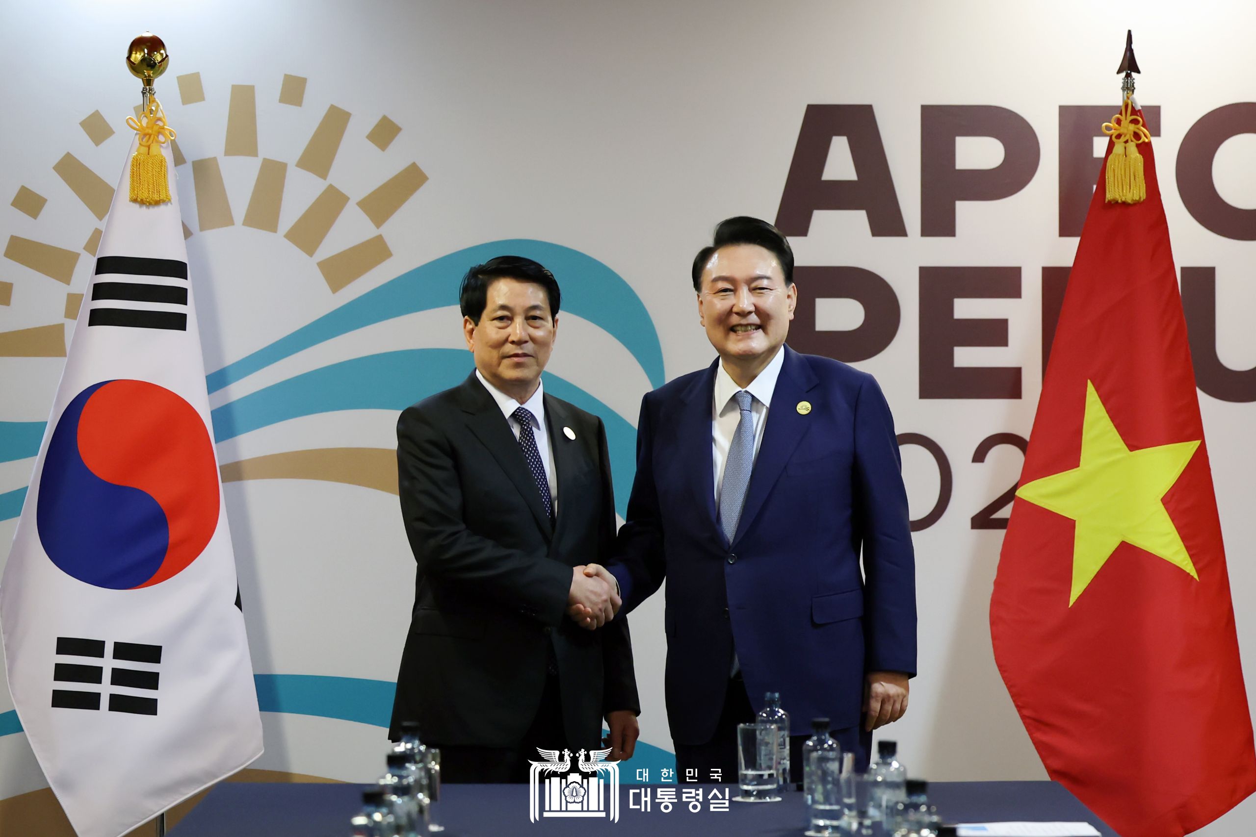 윤석열 대통령, APEC 정상회의 계기 베트남 신임 국가주석과 첫 정상회담 개최